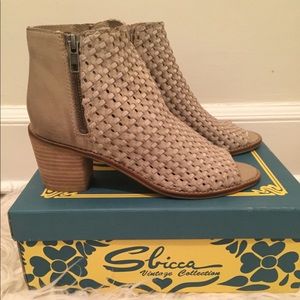 Sbicca Women’s Waterfront Peep Toe Bootie